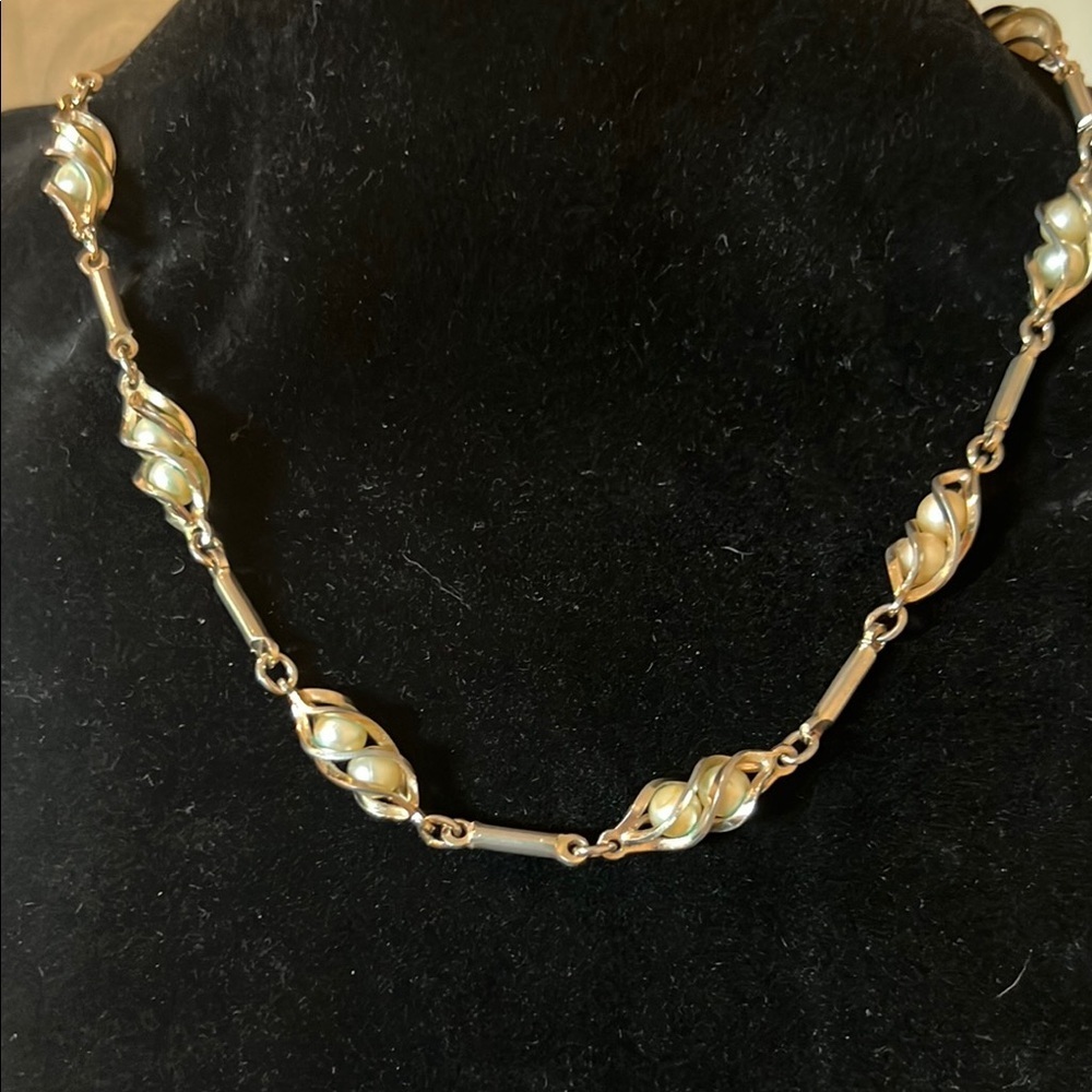 Elegant Gold Pearl Sarah Coventry Necklace